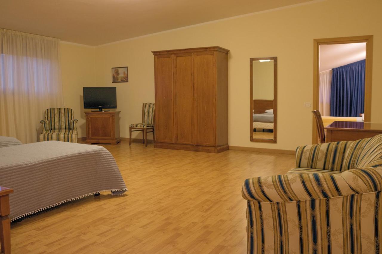 Ruggiero Park Hotel Vallo della Lucania Eksteriør billede