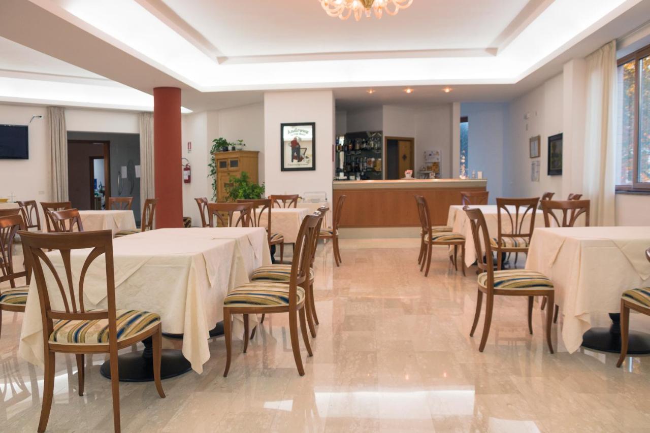 Ruggiero Park Hotel Vallo della Lucania Eksteriør billede